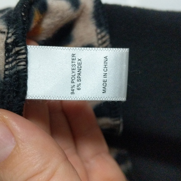 #55.Soft & Cozy Company Wrap Fleece Animal Print Cardigan with pockets.Small - Picture 7 of 11